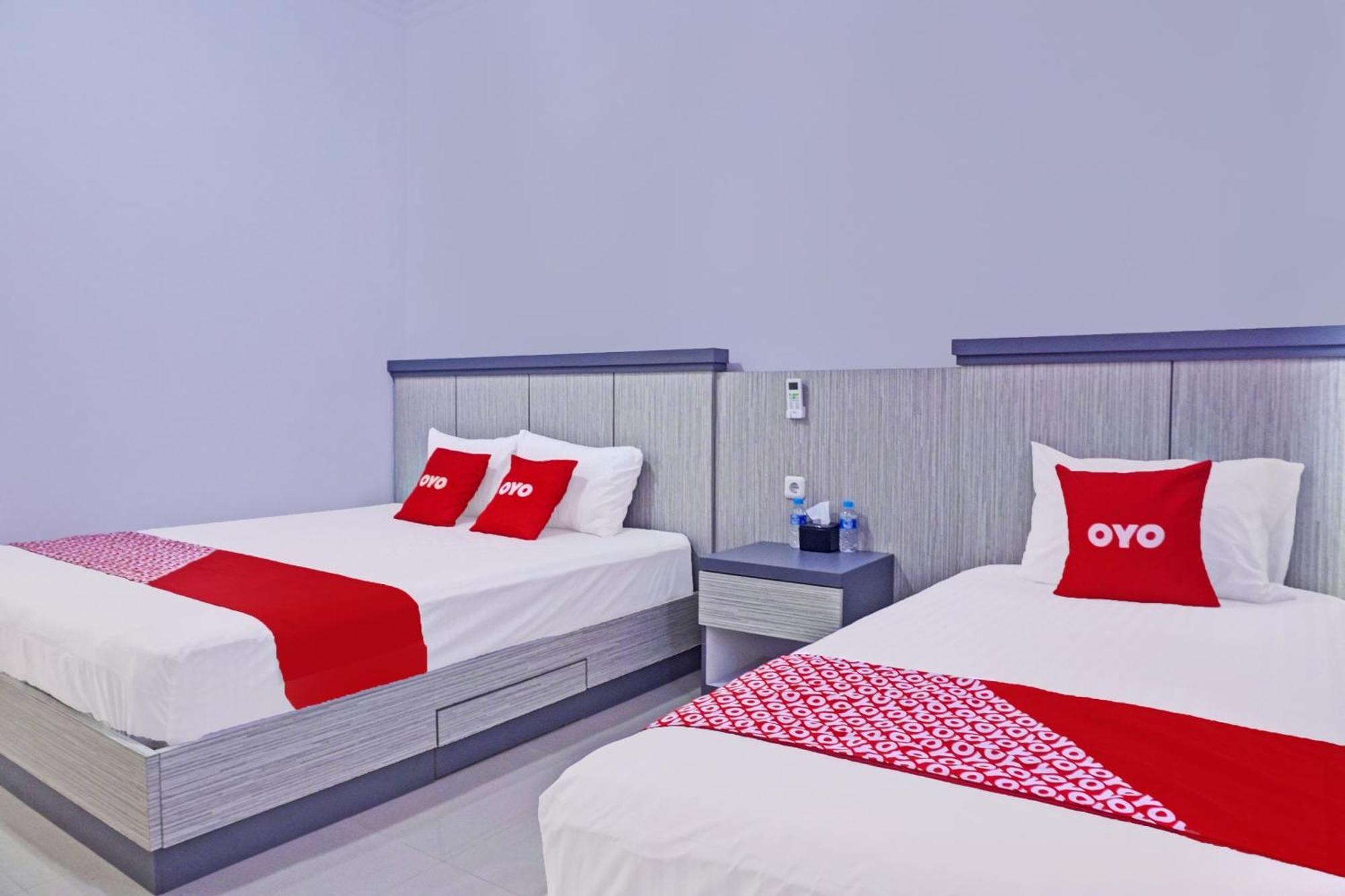 Super Oyo 92518 De Luna Hotel Banjarbaru Bagian luar foto