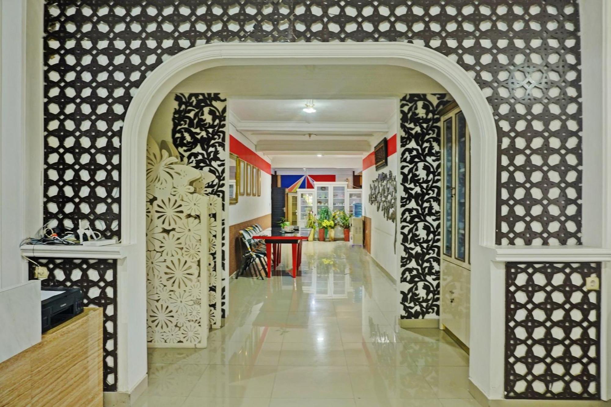 Super Oyo 92518 De Luna Hotel Banjarbaru Bagian luar foto