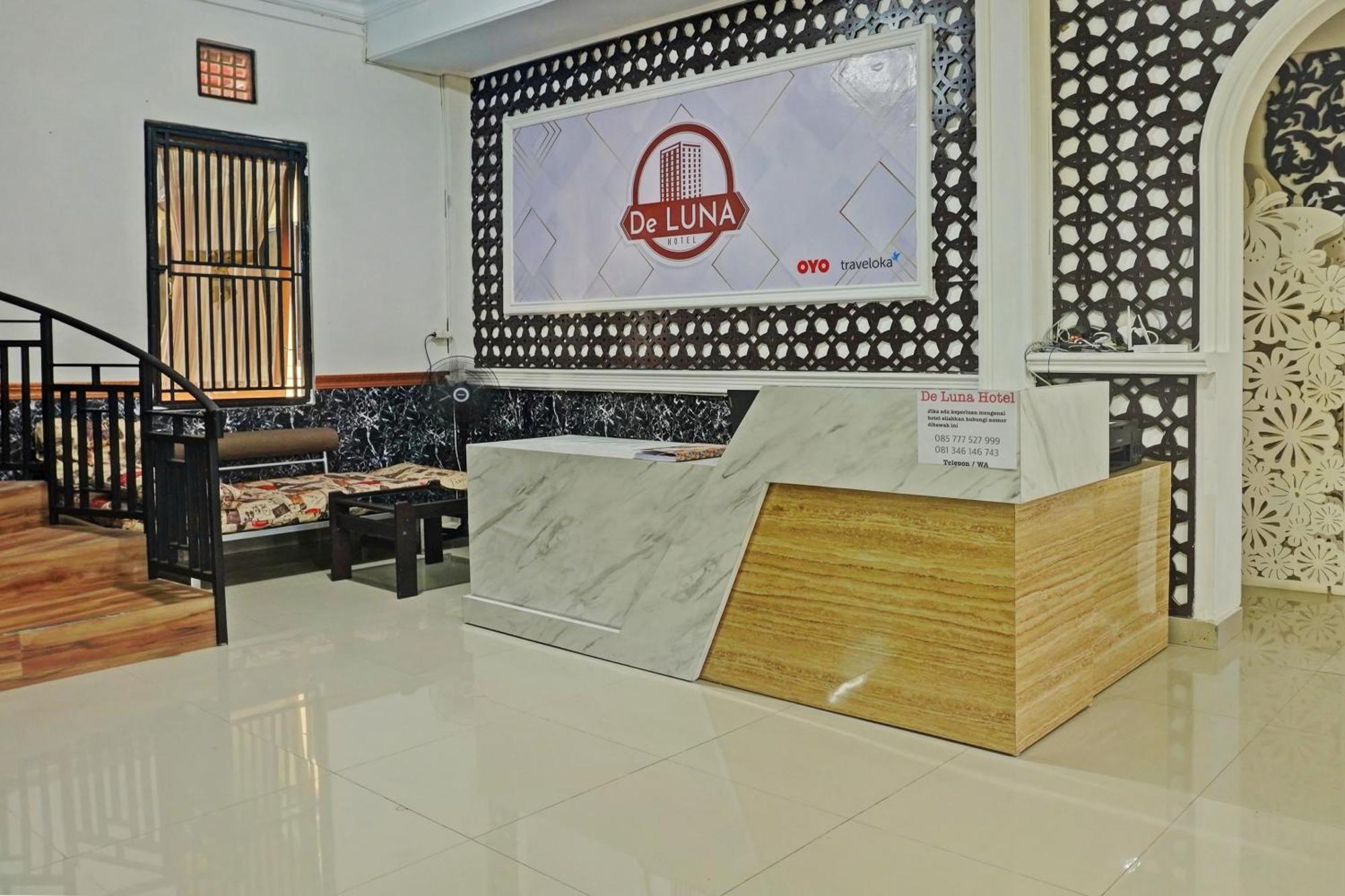 Super Oyo 92518 De Luna Hotel Banjarbaru Bagian luar foto