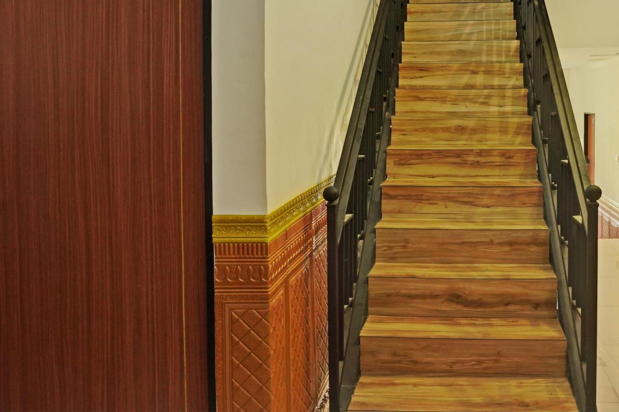 Super Oyo 92518 De Luna Hotel Banjarbaru Bagian luar foto