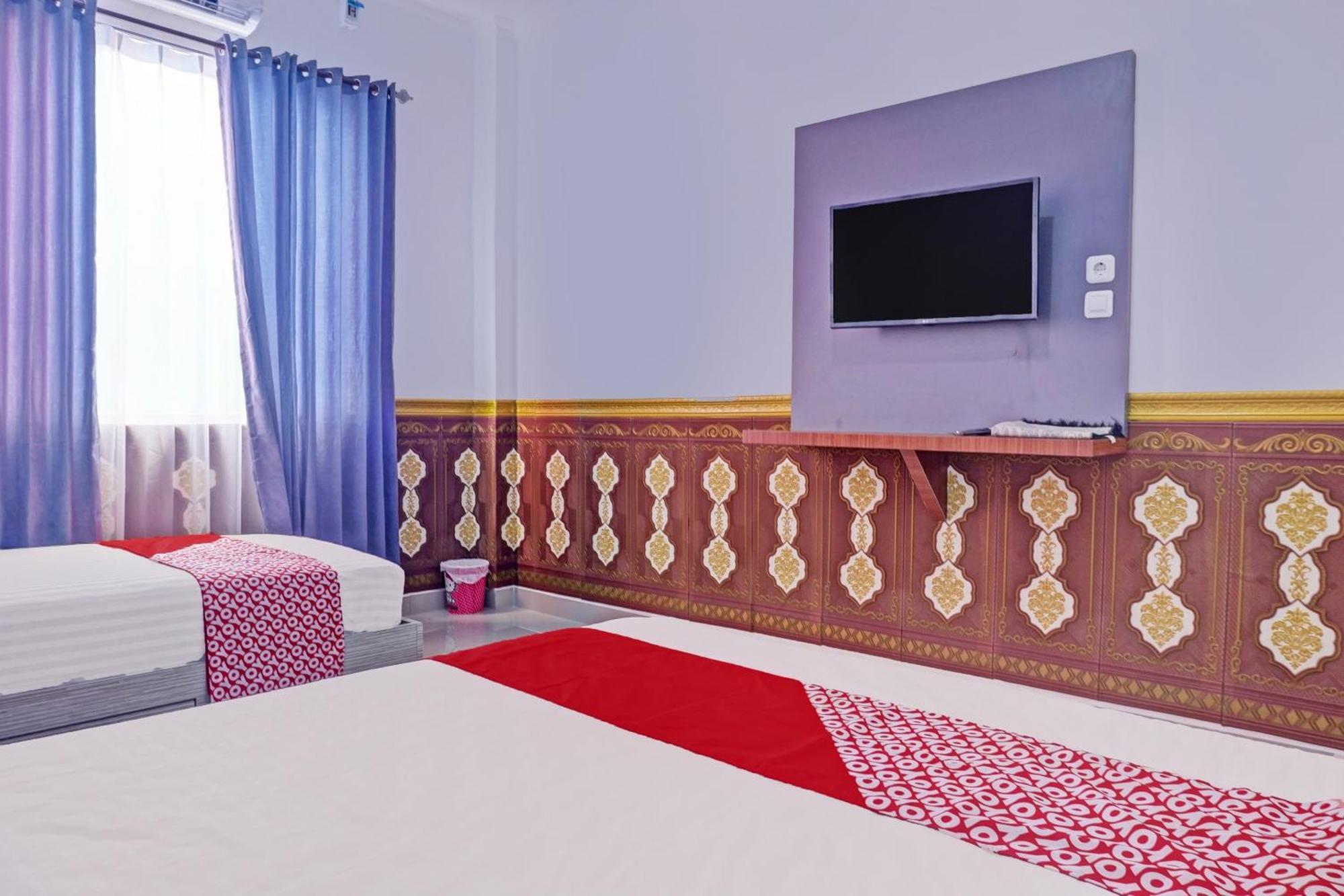 Super Oyo 92518 De Luna Hotel Banjarbaru Bagian luar foto