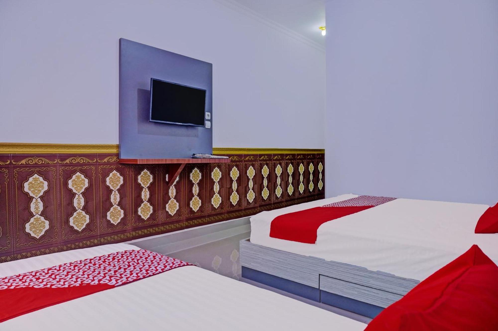 Super Oyo 92518 De Luna Hotel Banjarbaru Bagian luar foto